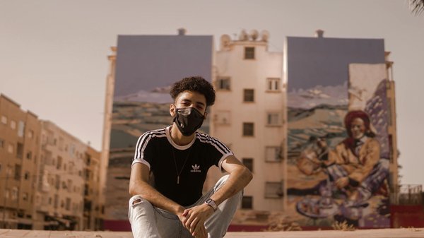 Comment les couleurs pastel s'imposent-elles dans la mode féminine actuelle ?